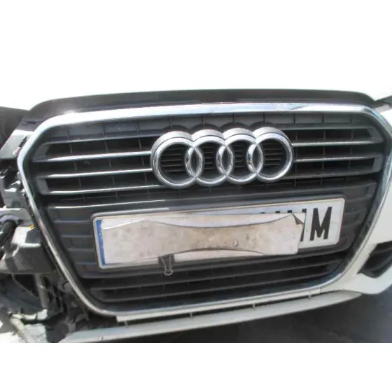 AUDI A1 SPORTBACK (8XA) '2011 1.6 TDI BLANCO
