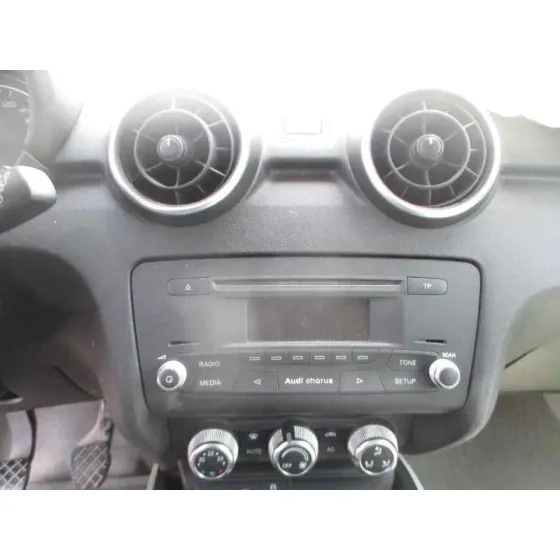 AUDI A1 SPORTBACK (8XA) '2011 1.6 TDI BLANCO