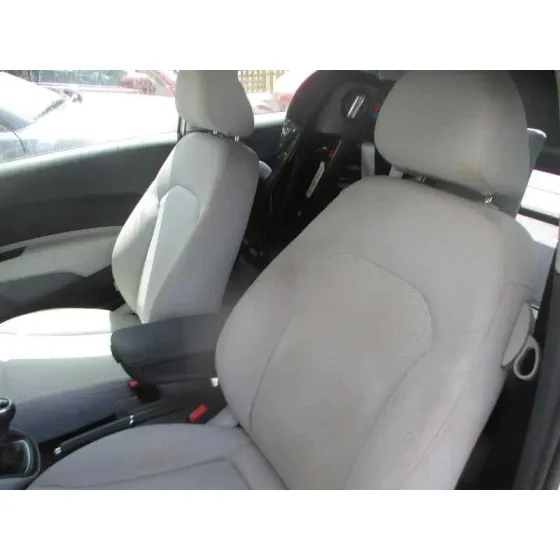 AUDI A1 SPORTBACK (8XA) '2011 1.6 TDI BLANCO