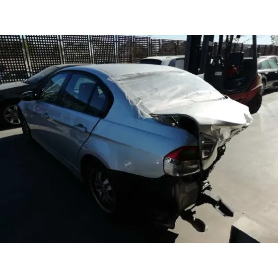 BMW SERIE 3 BERLINA (E90) '2007 318D GRIS