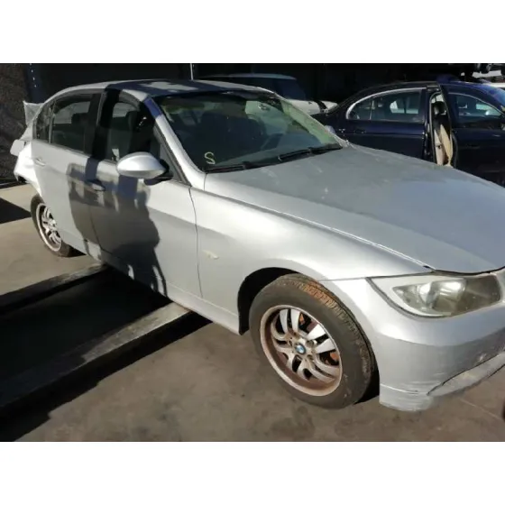 BMW SERIE 3 BERLINA (E90) '2007 318D GRIS
