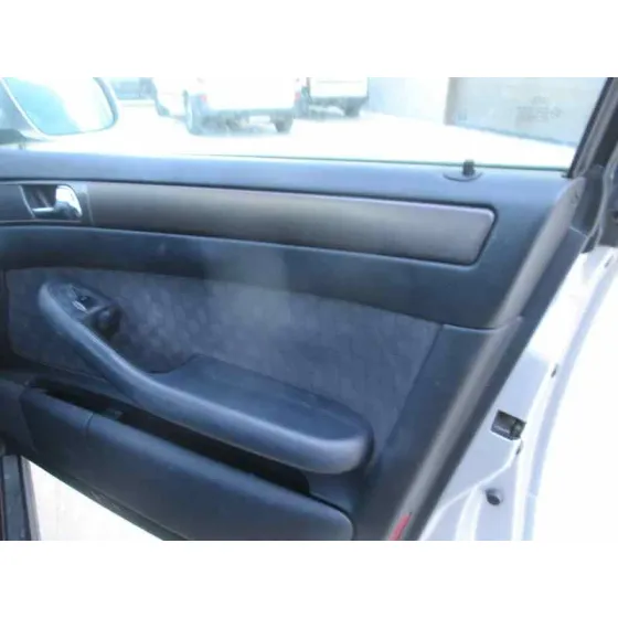 AUDI A6 BERLINA (4B2) '2000 2.5 TDI PLATA
