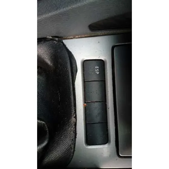 VOLKSWAGEN GOLF V BERLINA (1K1) '2004 SPORTLINE NEGRO
