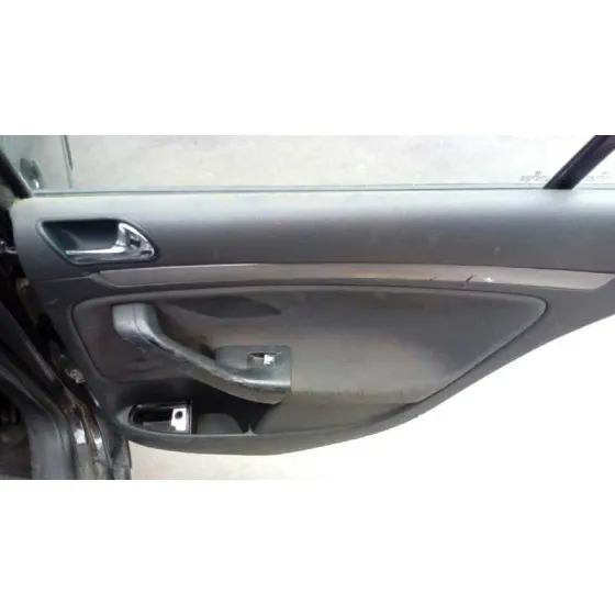 VOLKSWAGEN GOLF V BERLINA (1K1) '2004 SPORTLINE NEGRO