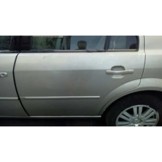 FORD MONDEO BERLINA (GE) '2001 2.0 16V DI TD CAT GRIS