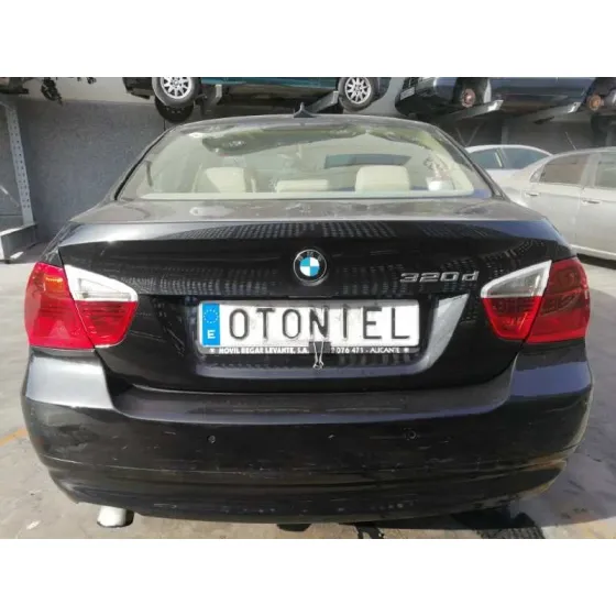 BMW SERIE 3 BERLINA (E90) '2006 320D NEGRO