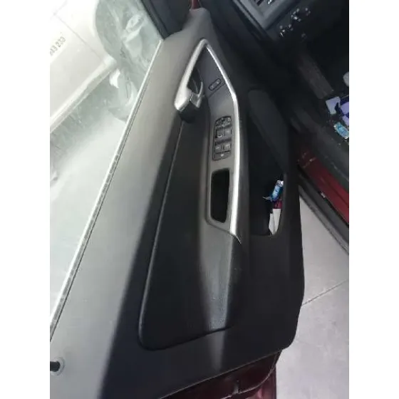 VOLVO XC60 '2010 2.4 DIESEL CAT ROJO