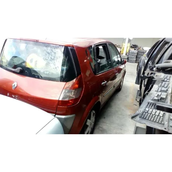 RENAULT SCENIC II '2004 CONFORT AUTHENTIQUE ROJO