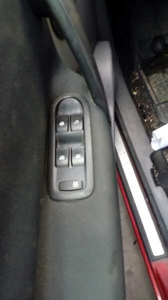 RENAULT SCENIC II '2004 CONFORT AUTHENTIQUE ROJO