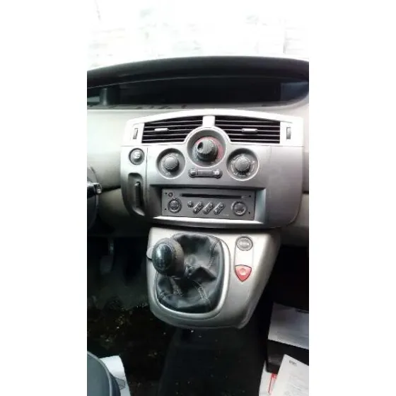 RENAULT SCENIC II '2004 CONFORT AUTHENTIQUE ROJO