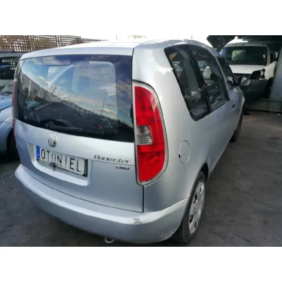 SKODA ROOMSTER (5J7) '2007 1.4 TDI GRIS