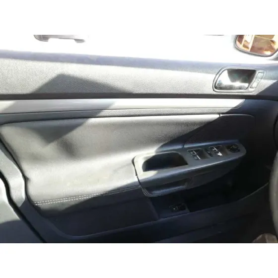 VOLKSWAGEN GOLF V BERLINA (1K1) '2005 HIGHLINE GRIS PLATA