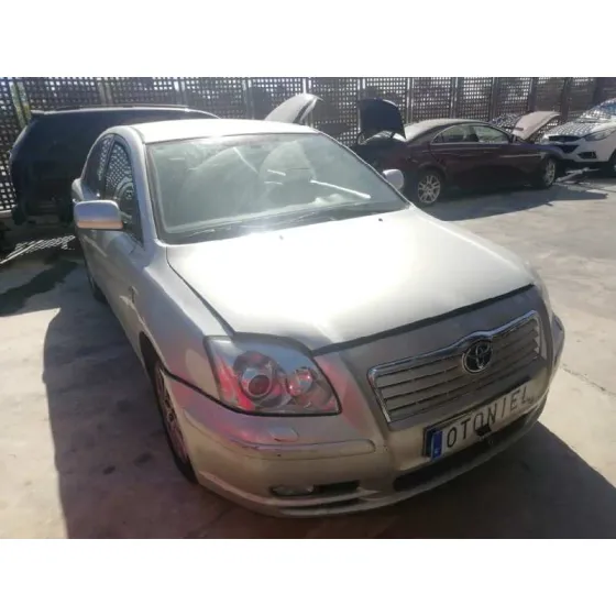 TOYOTA AVENSIS BERLINA (T25) '2004 2.0 D4-D EXECUTIVE SEDAN (4-PTAS) GRIS