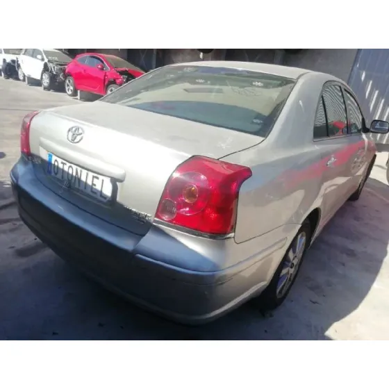 TOYOTA AVENSIS BERLINA (T25) '2004 2.0 D4-D EXECUTIVE SEDAN (4-PTAS) GRIS