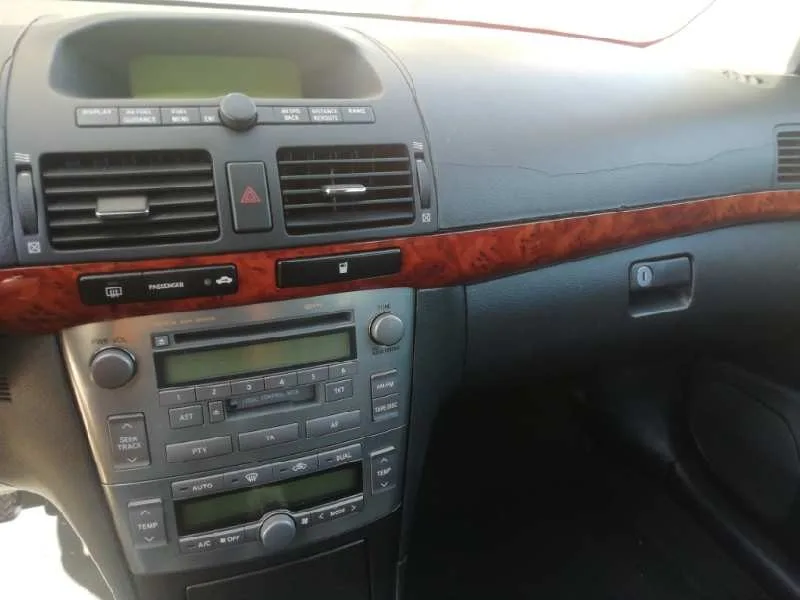 TOYOTA AVENSIS BERLINA (T25) '2004 2.0 D4-D EXECUTIVE SEDAN (4-PTAS) GRIS
