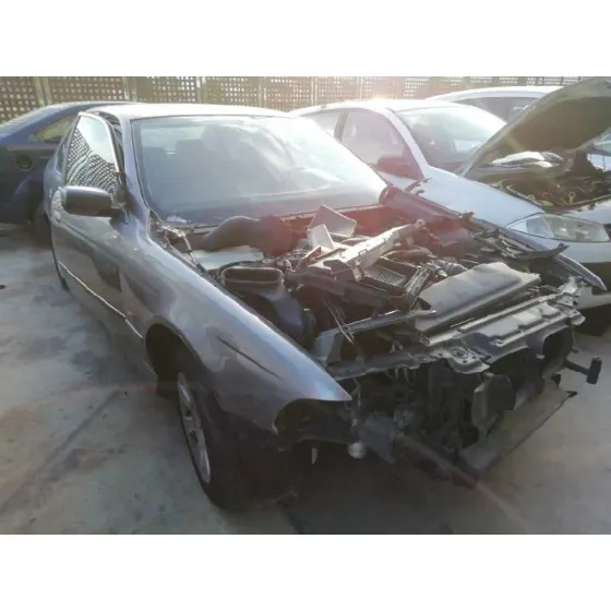 BMW SERIE 5 BERLINA (E39) '2001 525D GRIS