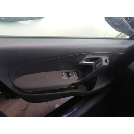 VOLKSWAGEN POLO (6R1) '2010 ADVANCE NEGRO