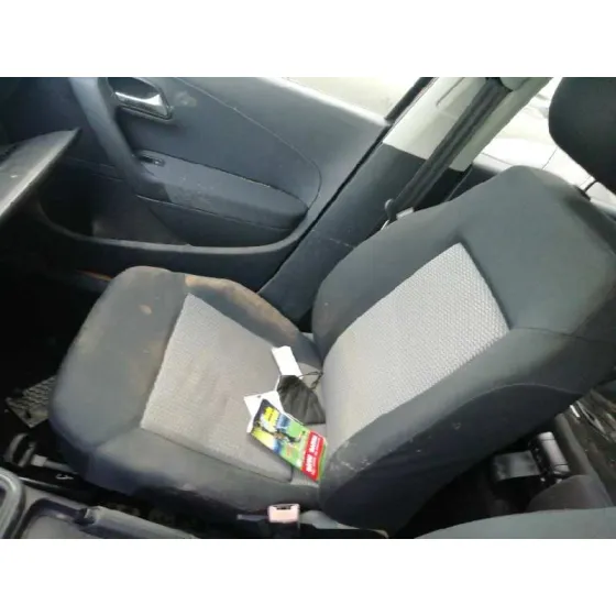 VOLKSWAGEN POLO (6R1) '2010 ADVANCE NEGRO