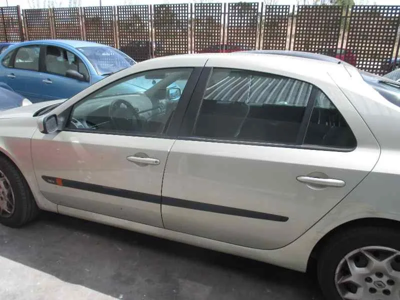 RENAULT LAGUNA II (BG0) RENAULT LAGUNA II (BG0) '2004 1.6 ORO 2001