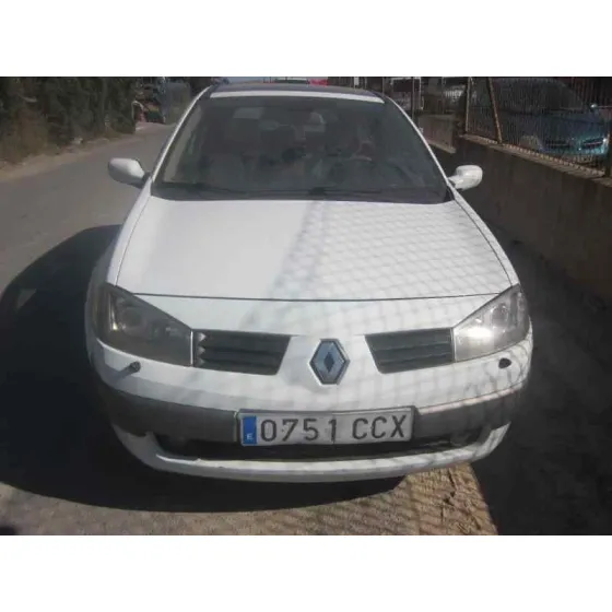 RENAULT MEGANE II BERLINA 3P '2002 CONFORT AUTHENTIQUE BLANCO