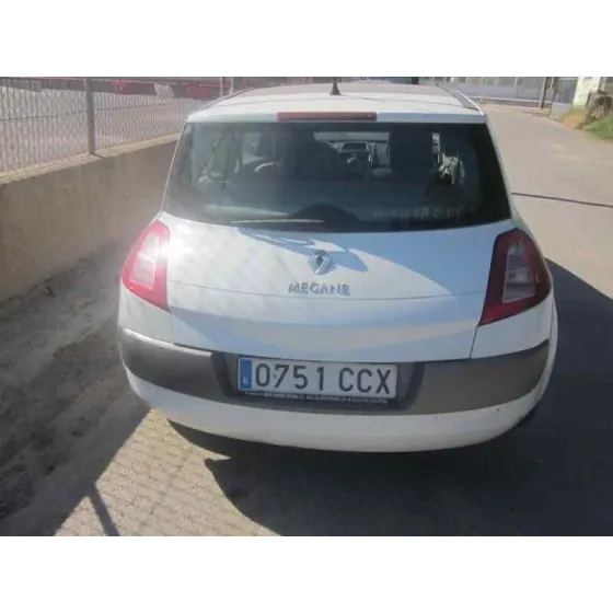 RENAULT MEGANE II BERLINA 3P '2002 CONFORT AUTHENTIQUE BLANCO