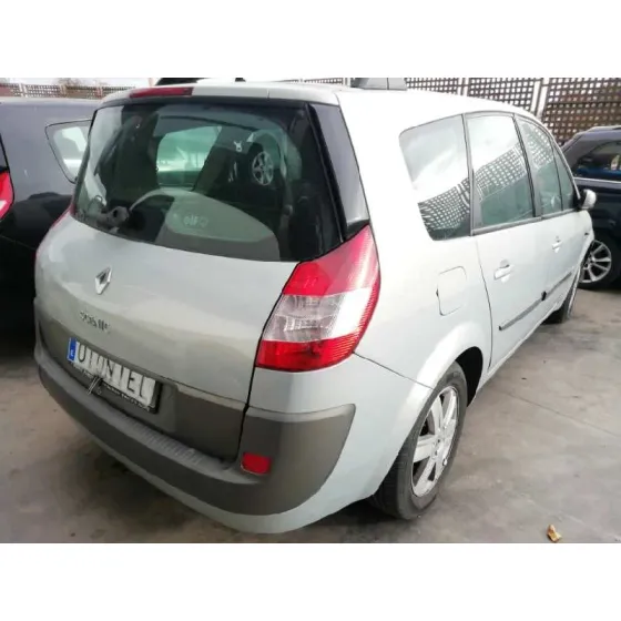 RENAULT MEGANE GRAND SCENIC II '2004 (7 PLAZAS) GRIS
