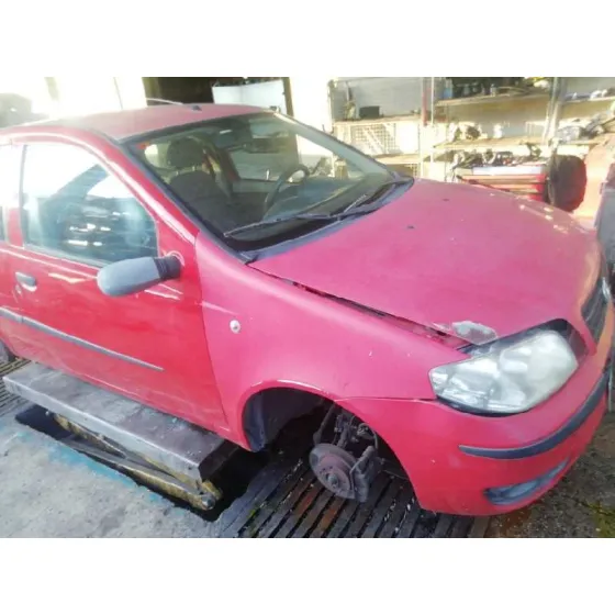 FIAT PUNTO BERLINA (188) '2004 1.2 8V ACTIVE ROJO