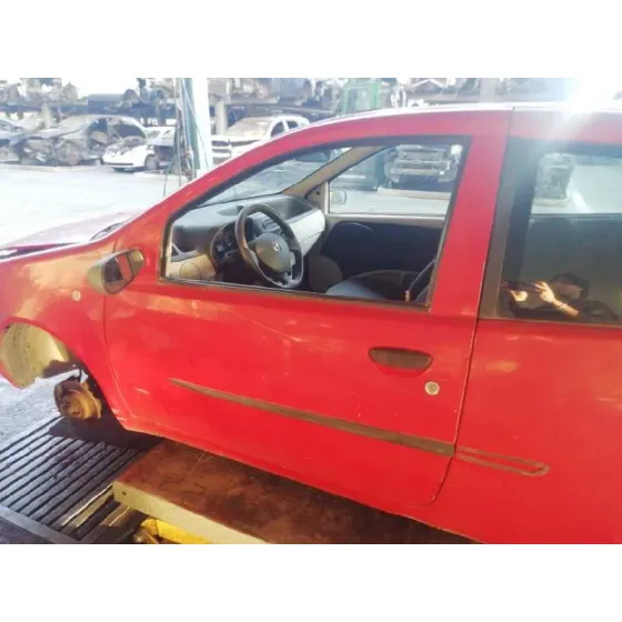 FIAT PUNTO BERLINA (188) '2004 1.2 8V ACTIVE ROJO