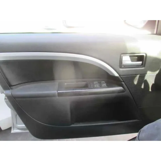 FORD MONDEO BERLINA (GE) '2004 AMBIENTE (06.2003->) (D) PLATA