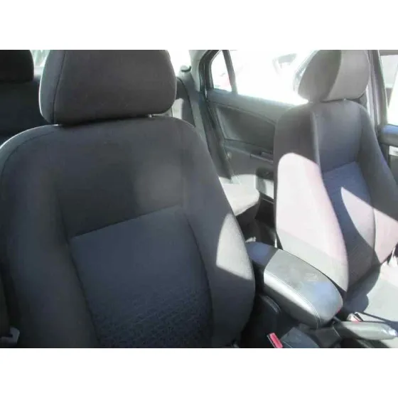 FORD MONDEO BERLINA (GE) '2004 AMBIENTE (06.2003->) (D) PLATA