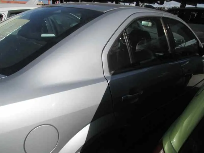 FORD MONDEO BERLINA (GE) '2004 AMBIENTE (06.2003->) (D) PLATA