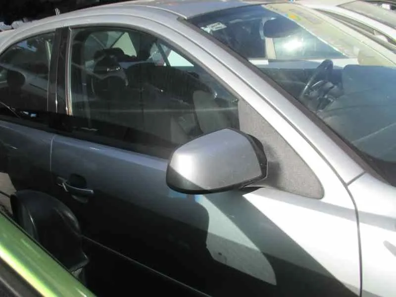 FORD MONDEO BERLINA (GE) '2004 AMBIENTE (06.2003->) (D) PLATA