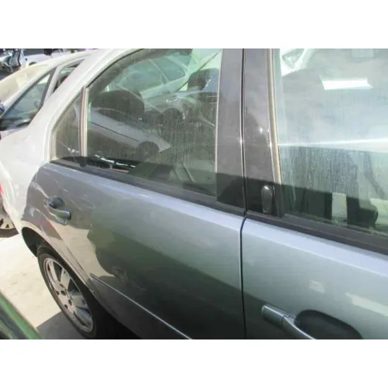 FORD MONDEO BERLINA (GE) '2004 AMBIENTE (06.2003->) (D) PLATA