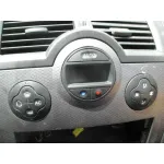 RENAULT MEGANE II BERLINA 3P RENAULT MEGANE II BERLINA 3P '2004 CONFORT AUTHENTIQUE GRIS CLARO 2002