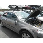 RENAULT MEGANE II BERLINA 3P RENAULT MEGANE II BERLINA 3P '2004 CONFORT AUTHENTIQUE GRIS CLARO 2002