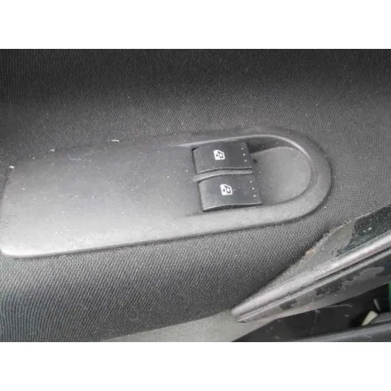 RENAULT MEGANE II BERLINA 3P '2004 CONFORT AUTHENTIQUE GRIS CLARO