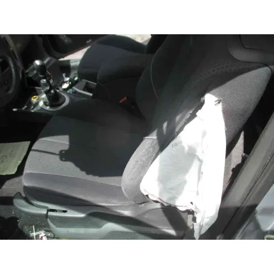 RENAULT MEGANE II BERLINA 3P '2004 CONFORT AUTHENTIQUE GRIS CLARO
