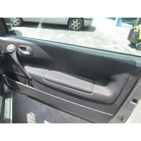 RENAULT MEGANE II BERLINA 3P '2004 CONFORT AUTHENTIQUE GRIS CLARO