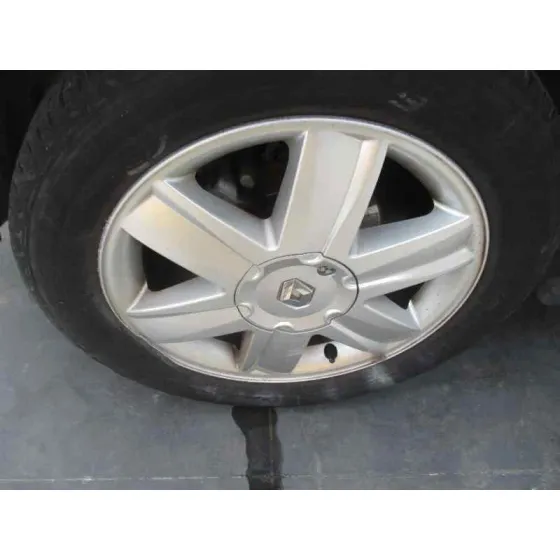 RENAULT MEGANE II BERLINA 3P '2004 CONFORT AUTHENTIQUE GRIS CLARO