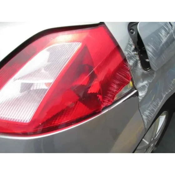 RENAULT MEGANE II BERLINA 3P '2004 CONFORT AUTHENTIQUE GRIS CLARO