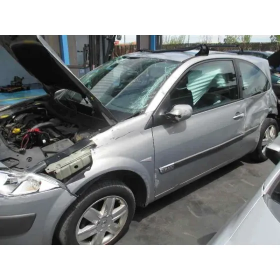RENAULT MEGANE II BERLINA 3P '2004 CONFORT AUTHENTIQUE GRIS CLARO