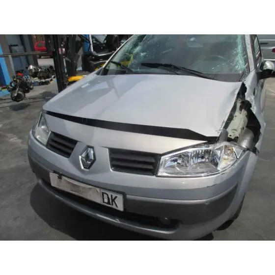 RENAULT MEGANE II BERLINA 3P '2004 CONFORT AUTHENTIQUE GRIS CLARO