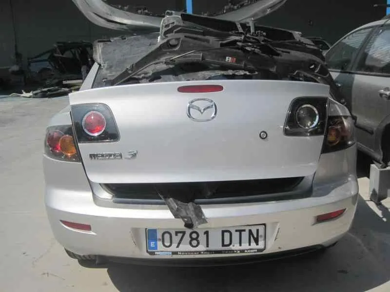 MAZDA 3 BERLINA (BK) MAZDA 3 BERLINA (BK) '2005 1.6 CRDT ACTIVE+ PLATA 2003