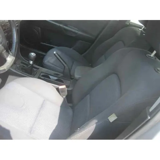 MAZDA 3 BERLINA (BK) '2005 1.6 CRDT ACTIVE+ PLATA