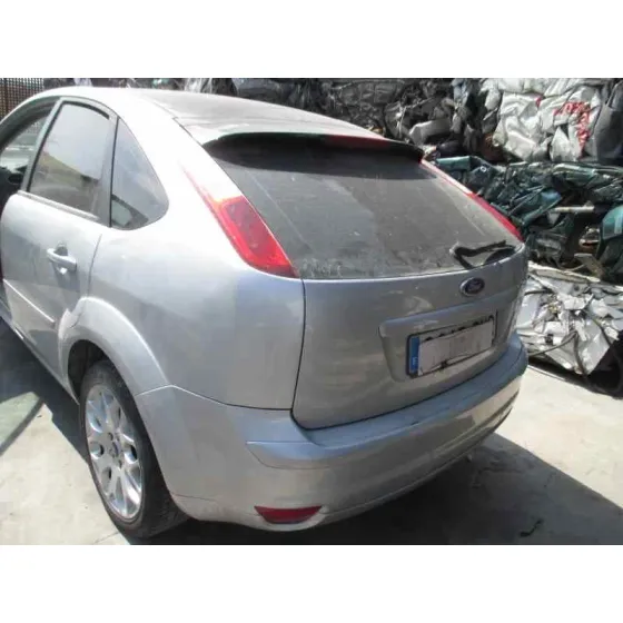 FORD FOCUS BERLINA (CAP) '2005 AMBIENTE (D) PLATA