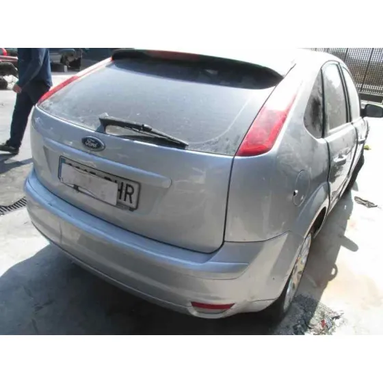 FORD FOCUS BERLINA (CAP) '2005 AMBIENTE (D) PLATA
