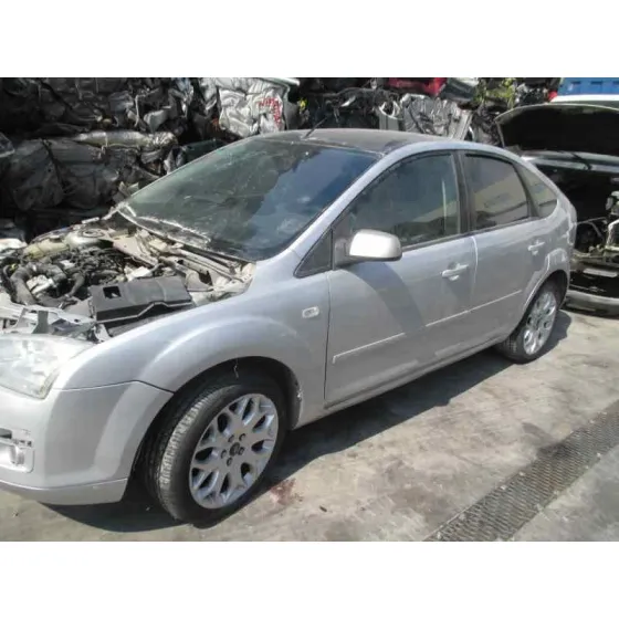 FORD FOCUS BERLINA (CAP) '2005 AMBIENTE (D) PLATA