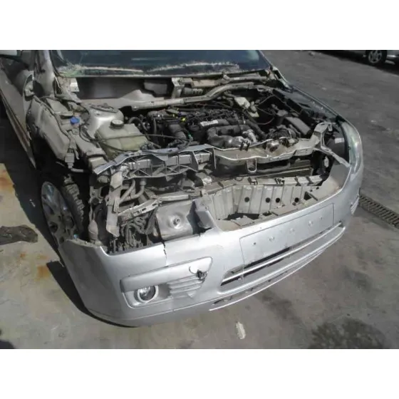 FORD FOCUS BERLINA (CAP) '2005 AMBIENTE (D) PLATA
