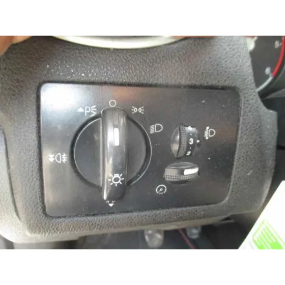 FORD FOCUS BERLINA (CAP) '2005 AMBIENTE (D) PLATA