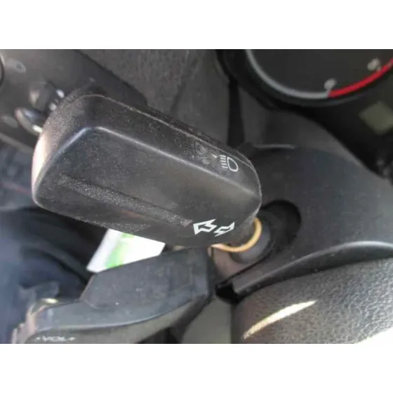 FORD FOCUS BERLINA (CAP) '2005 AMBIENTE (D) PLATA